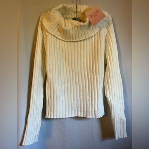 NWT Hello Molly Super Soft Cowlneck Sweater Size M
